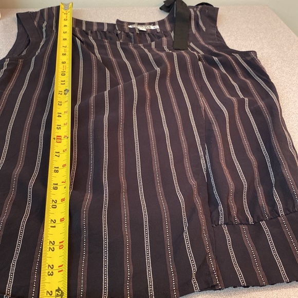 Quicksilver - 100%Silk sleeveless blouse. Size S - Picture 13 of 13